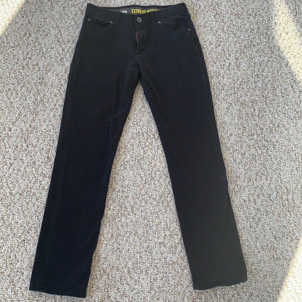 Men’s black LEE extremes motion straight fit jeans 30x32